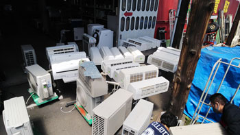 家電リサイクル問屋店内